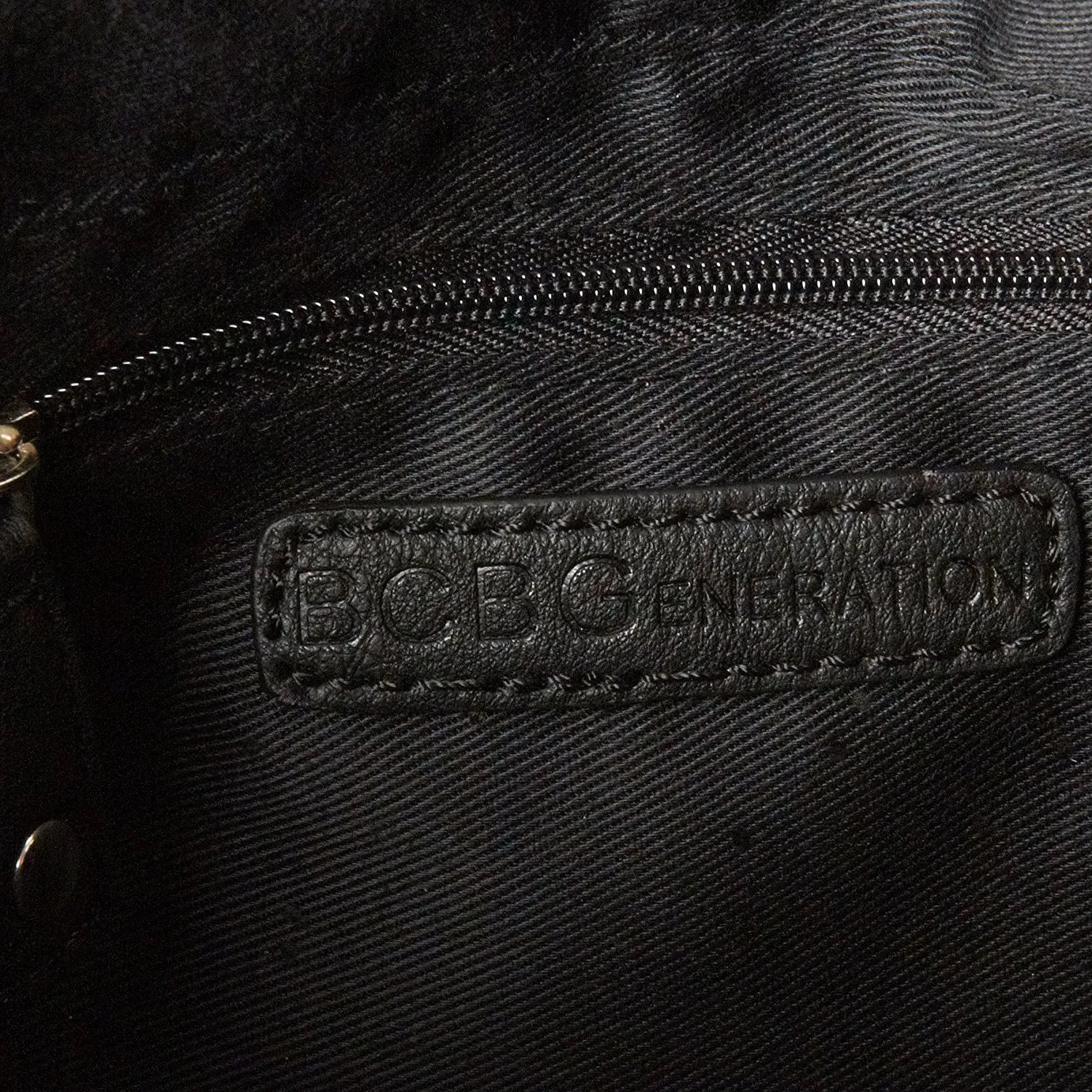 BCBGeneration Quinn APX037GN Clutch