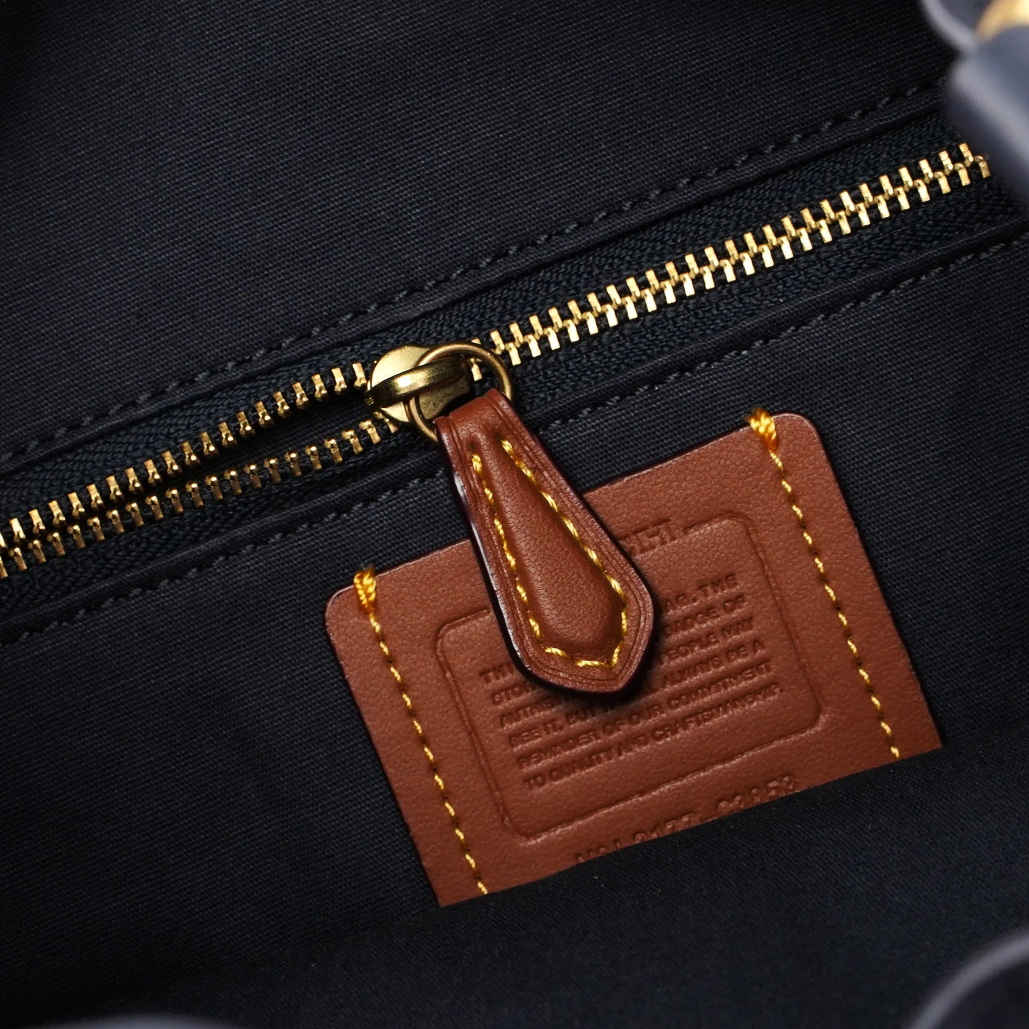 C3853 Beige Navy Signature C Bucket 2-Way Bag