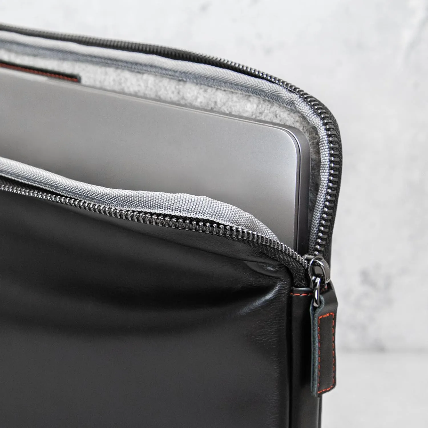 Casemade Real Leather Laptop Case/Zipped Folio Bag with Inner Pocket & Wool Lining Compatible with Apple MacBook, HP, Dell, Asus, Levovo (16 Inch - Black)