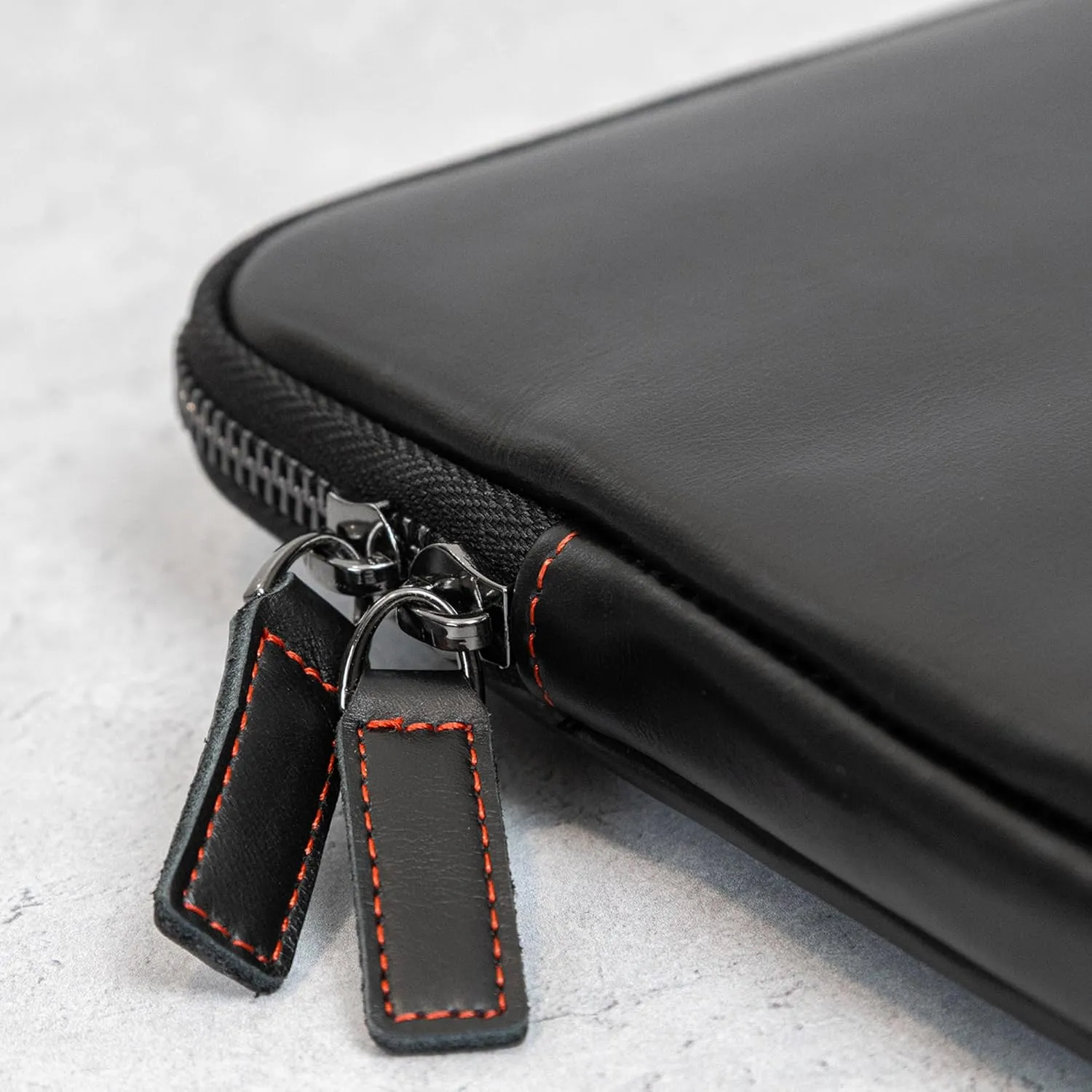 Casemade Real Leather Laptop Case/Zipped Folio Bag with Inner Pocket & Wool Lining Compatible with Apple MacBook, HP, Dell, Asus, Levovo (16 Inch - Black)