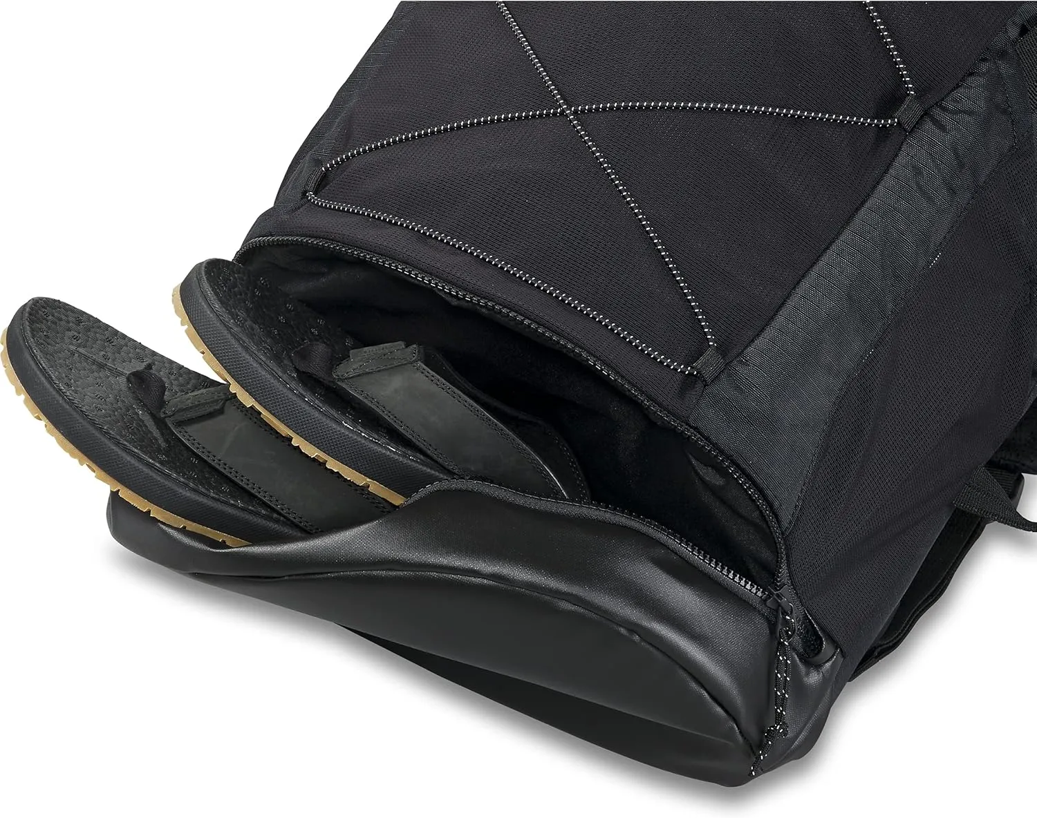 Dakine Mission Surf Dlx Wet/Dry Pack 40L - Black, One Size