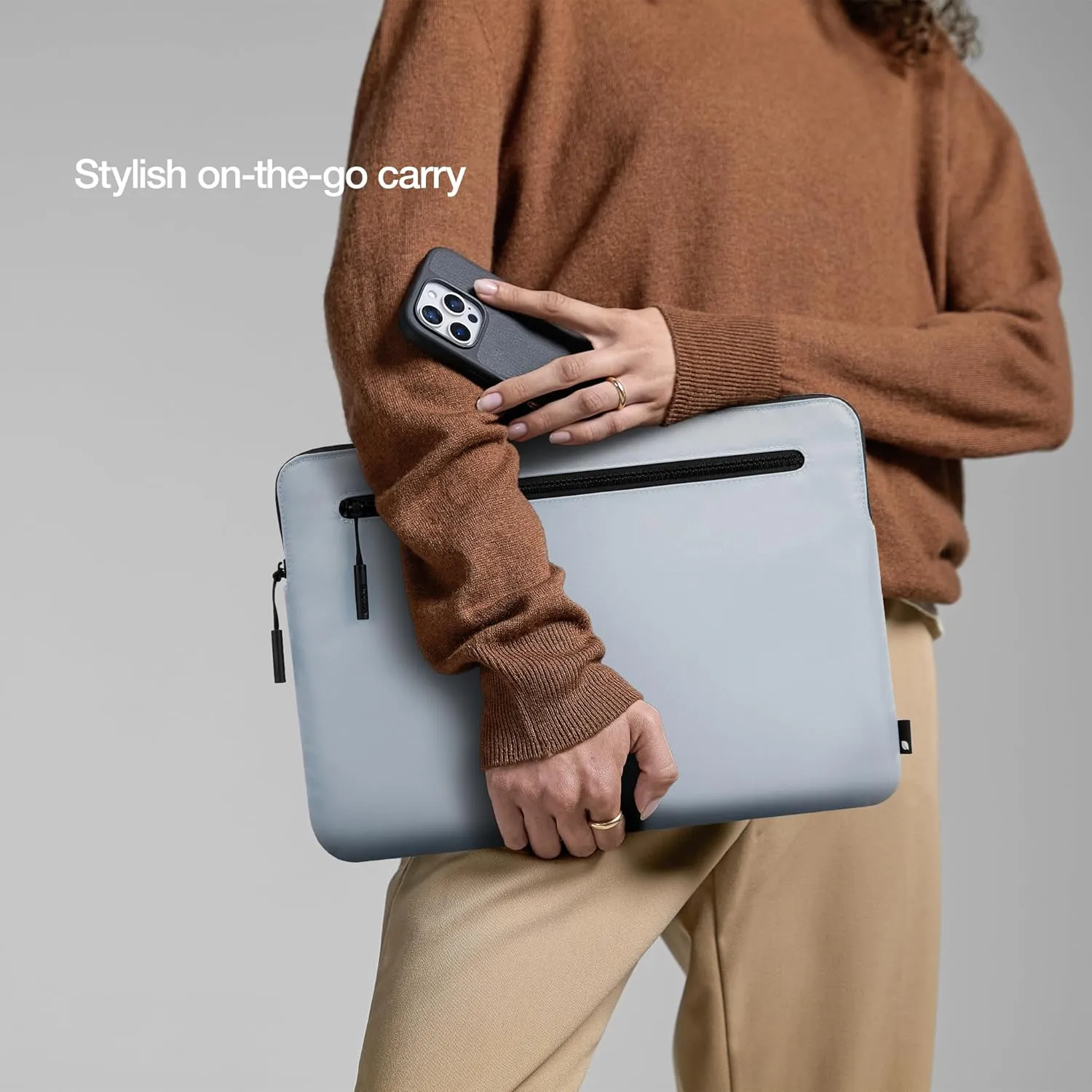 Incase Compact Laptop Sleeve with Flight Nylon MacBook/Laptop/iPad/Tablet Sleeve, and Cover, Lightweight, Weather Resistant, with Slip Pocket for Accessories (City Grey, 13-Inch)
