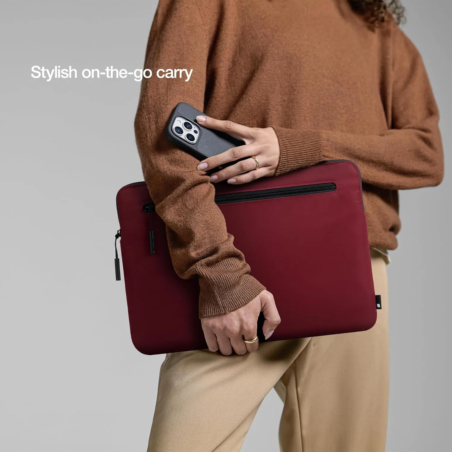 Incase Compact Laptop Sleeve with Flight Nylon MacBook/Laptop/iPad/Tablet Sleeve, and Cover, Lightweight, Weather Resistant, with Slip Pocket for Accessories (Cosmic Red, 14-Inch)