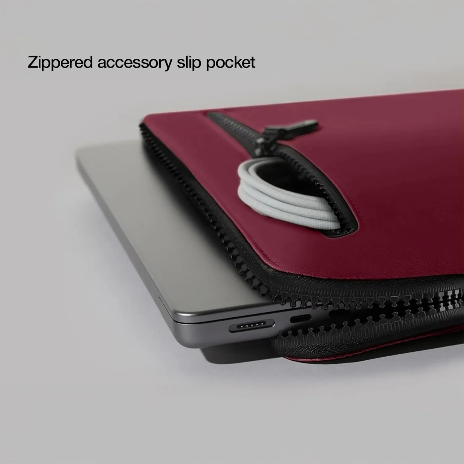 Incase Compact Laptop Sleeve with Flight Nylon MacBook/Laptop/iPad/Tablet Sleeve, and Cover, Lightweight, Weather Resistant, with Slip Pocket for Accessories (Cosmic Red, 14-Inch)