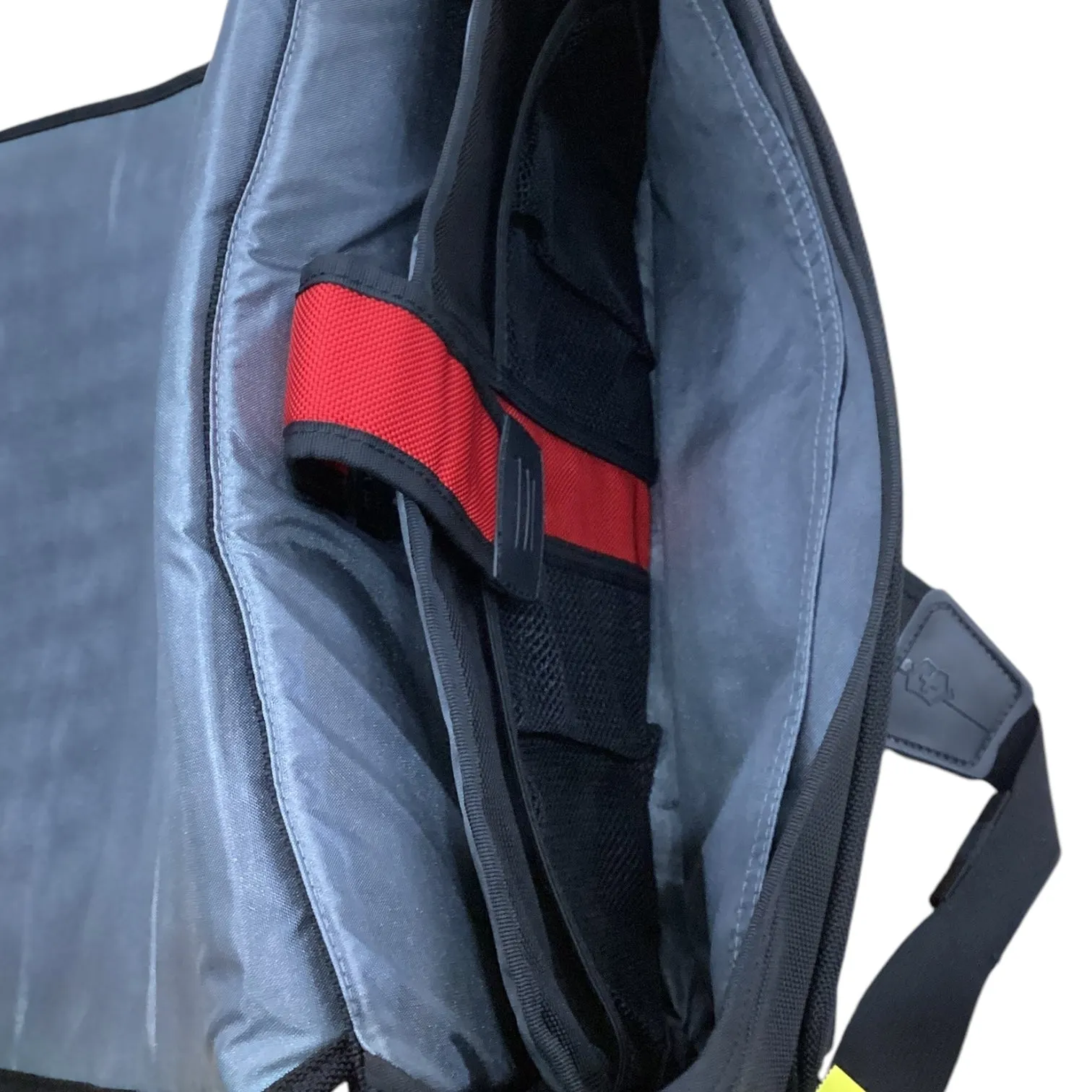 Laptop Bag By Cmc, Size: Large