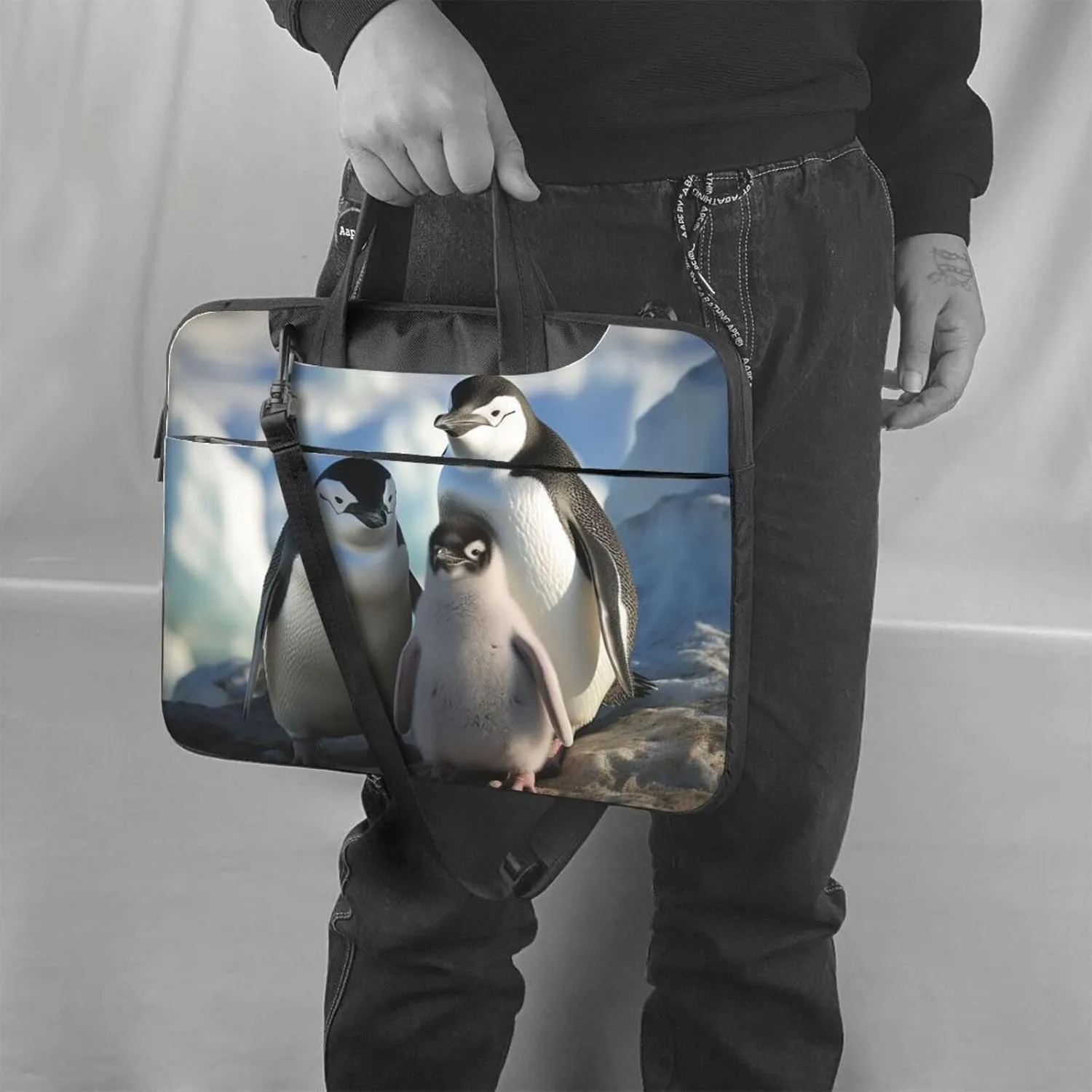 Laptop Sleeve Bag Shockproof Notebook Case Penguin Parents and Chicks Computer Carrying Case with Shoulder Strap 14 inch