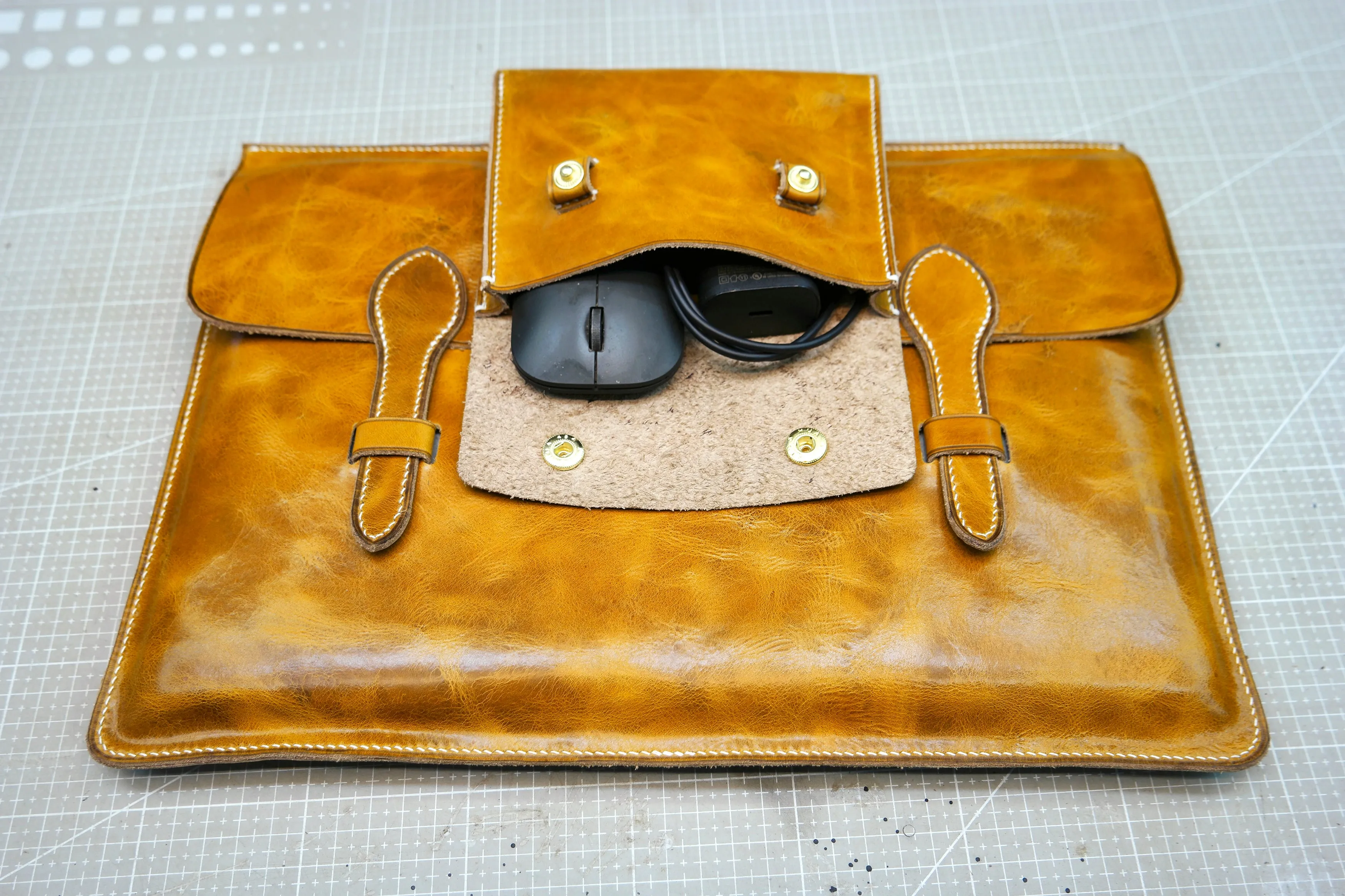 Leather laptop bag MacBook Pro 13/14 / 15/16/17/17.5 inch case/sleeve, leather laptop cover, Made of 100% full real cow leather