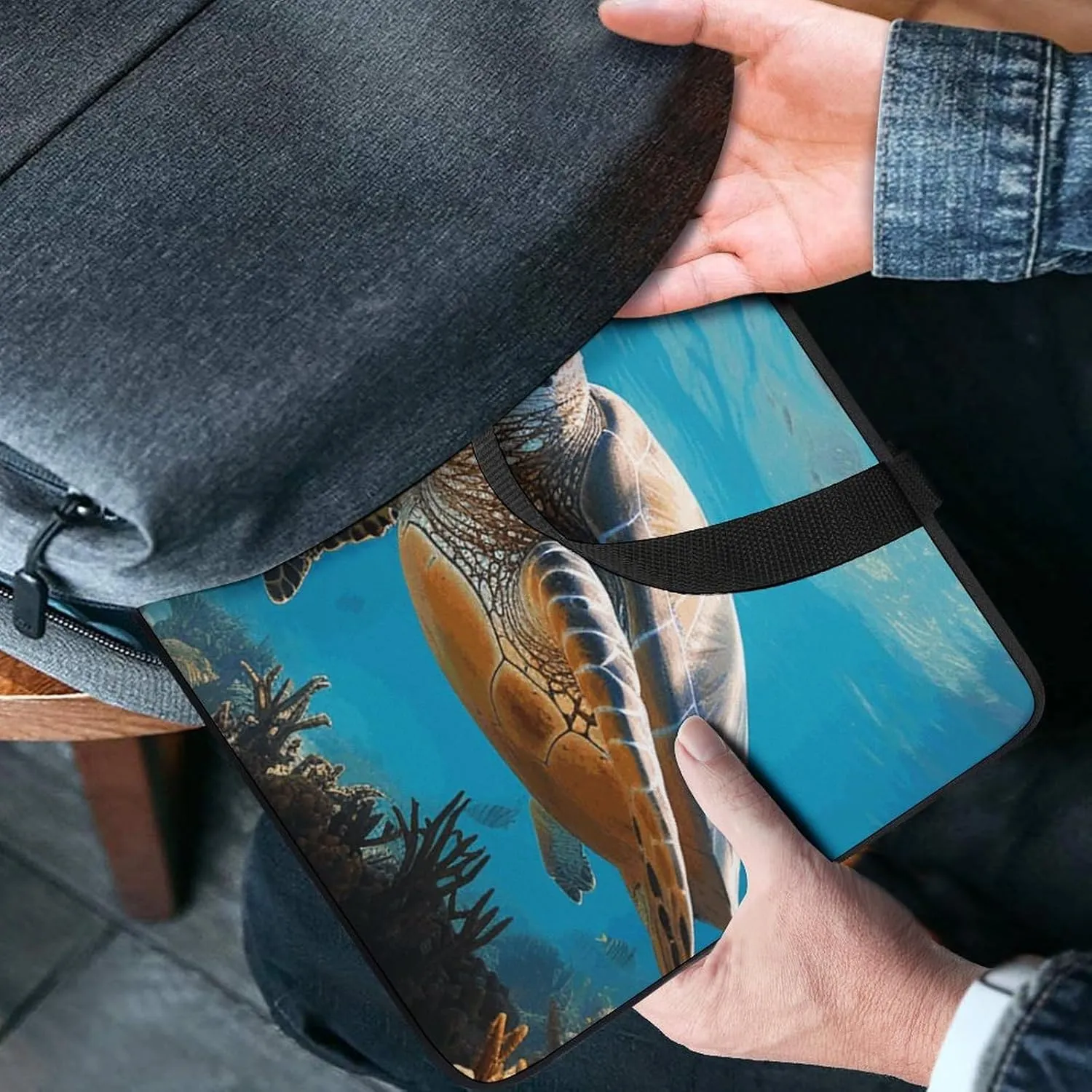 Protect Marine Life Laptop Bag Durable Laptop Sleeve Water-Resistant Notebook Bag for Computer Or Tablet