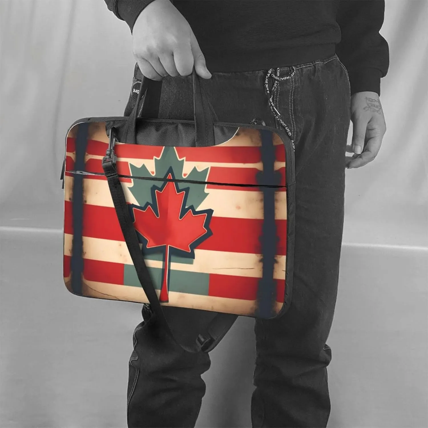 Retro Canada Flag pattern Print Laptop Bag Laptop Case Shoulder Laptop Bag with Padded Protection Spacious Pockets