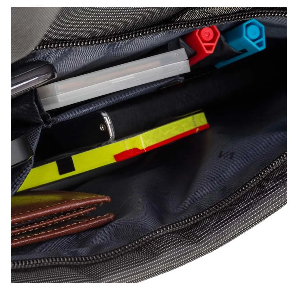 Rivacase 8231 15.6 inch Bag for Laptop and Tablet - Black