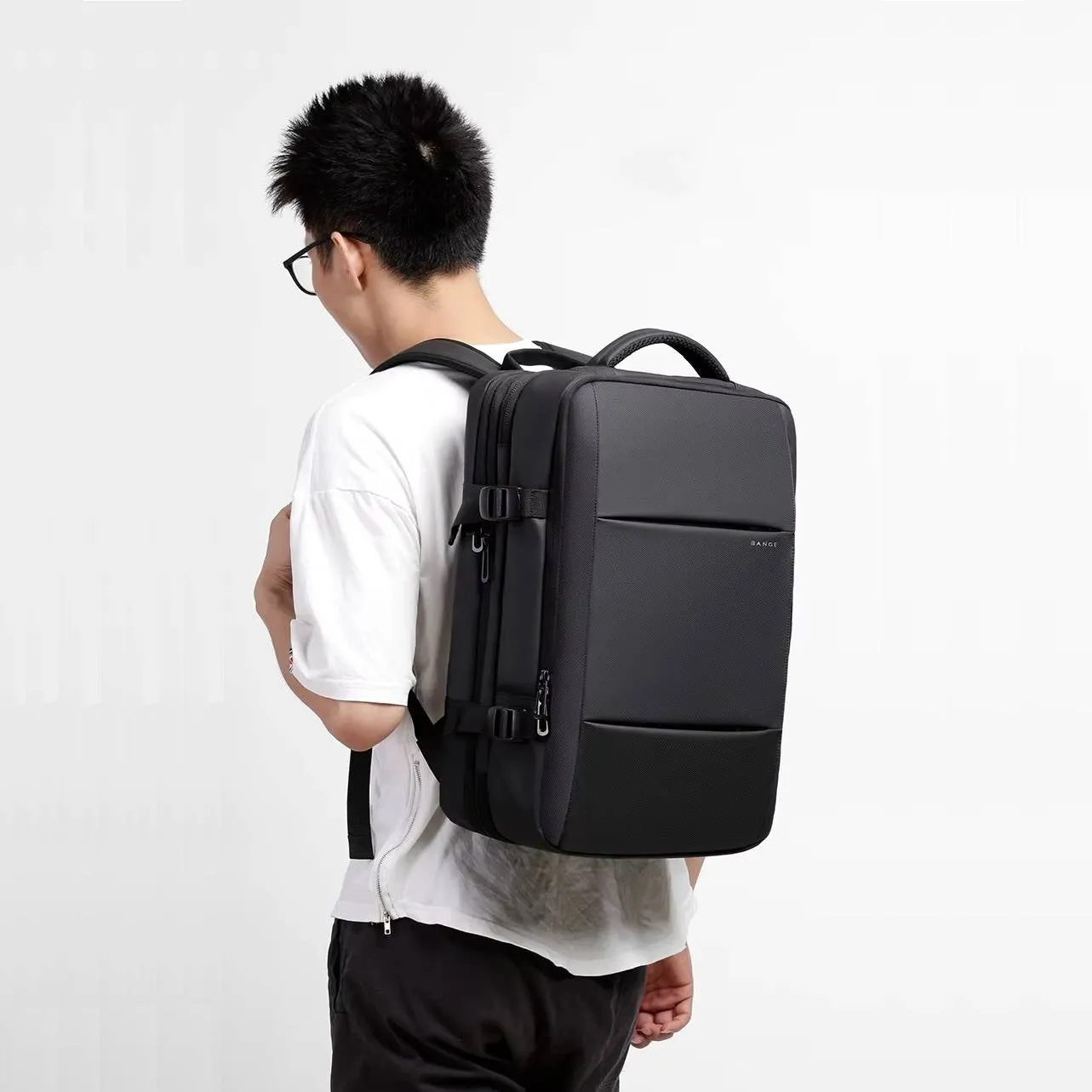 TRAVEL BACKPACK DIGITAL NOMAD