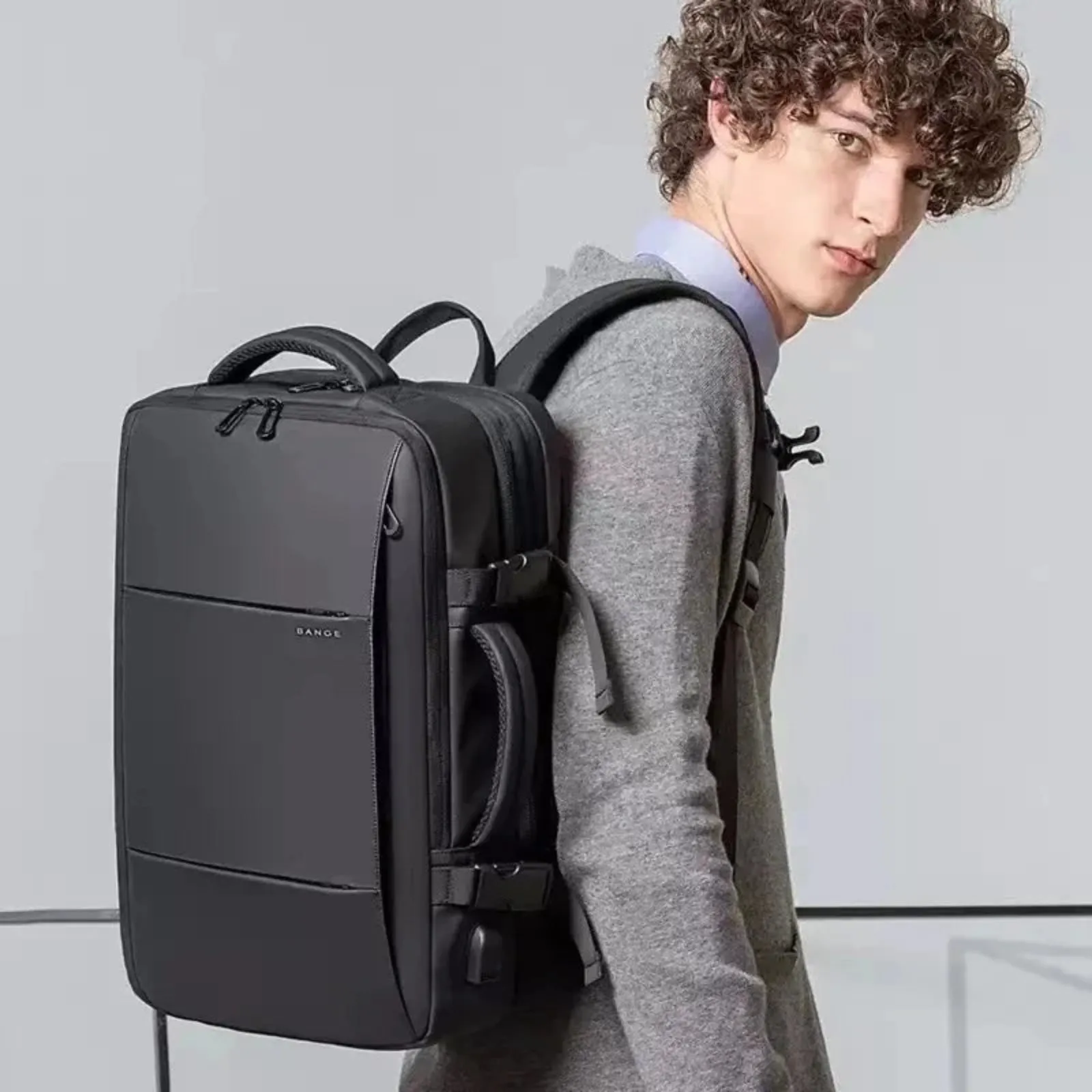 TRAVEL BACKPACK DIGITAL NOMAD