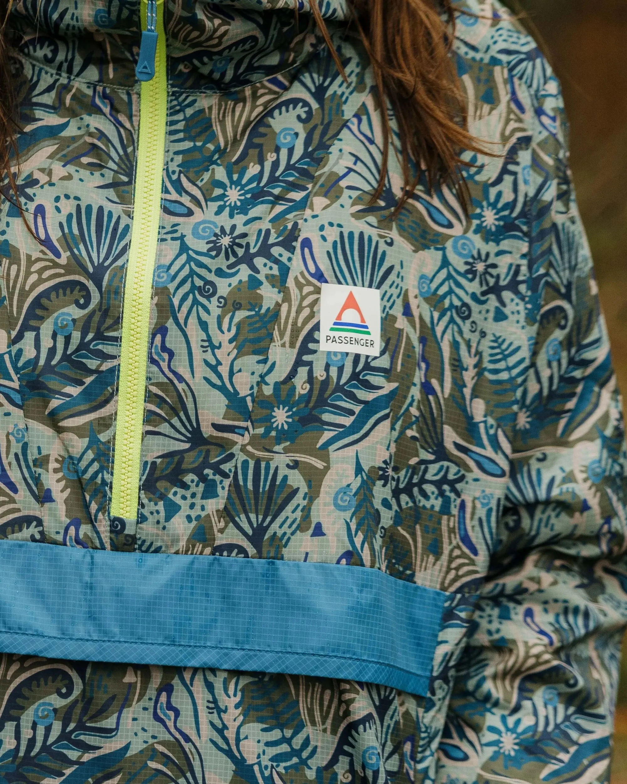 Viento Recycled Windshell Anorak - Abstract Seaweed Pistachio