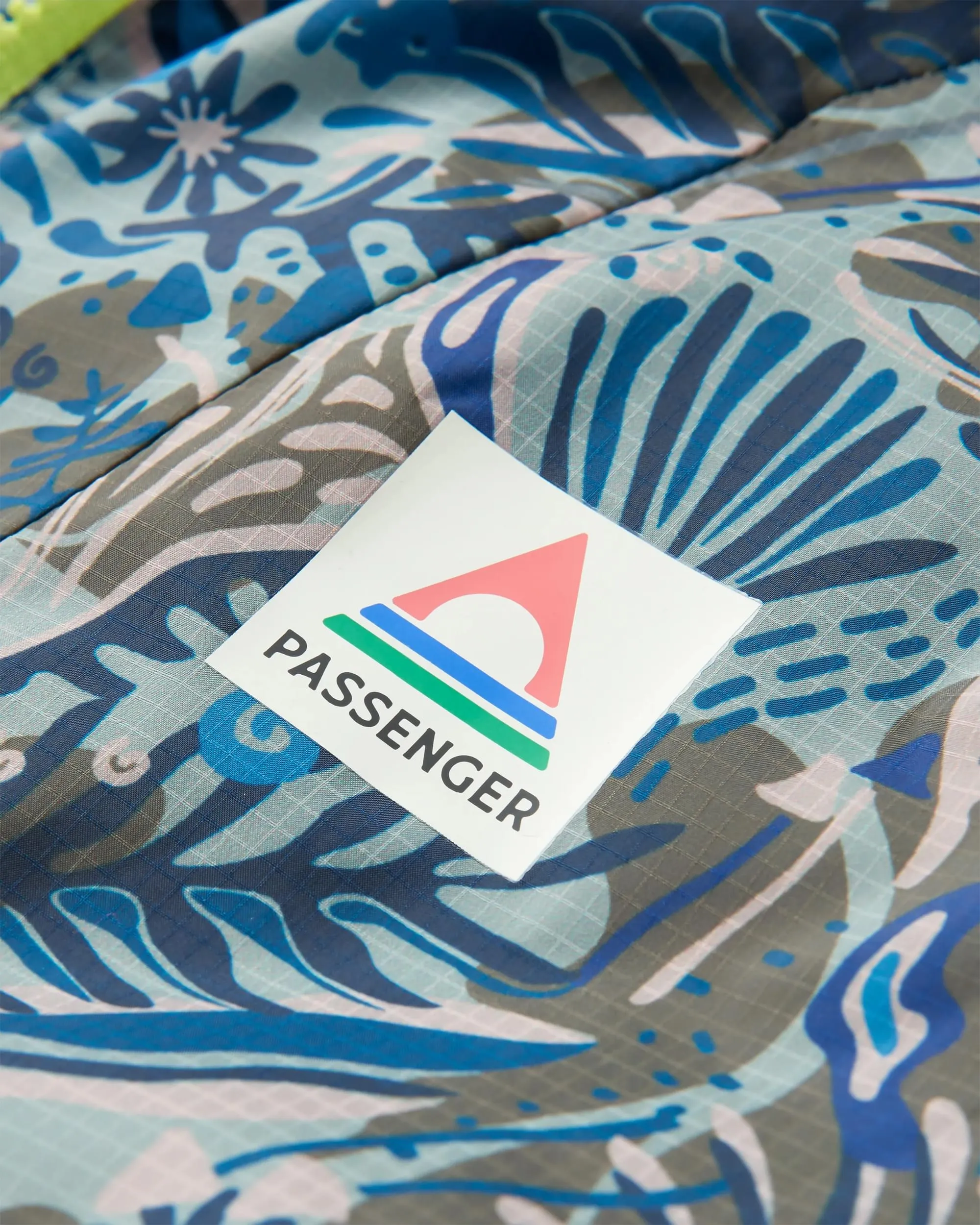 Viento Recycled Windshell Anorak - Abstract Seaweed Pistachio