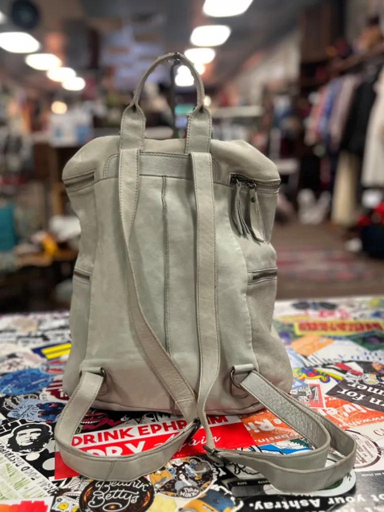VILENCA HOLLAND LEATHER BACKPACK