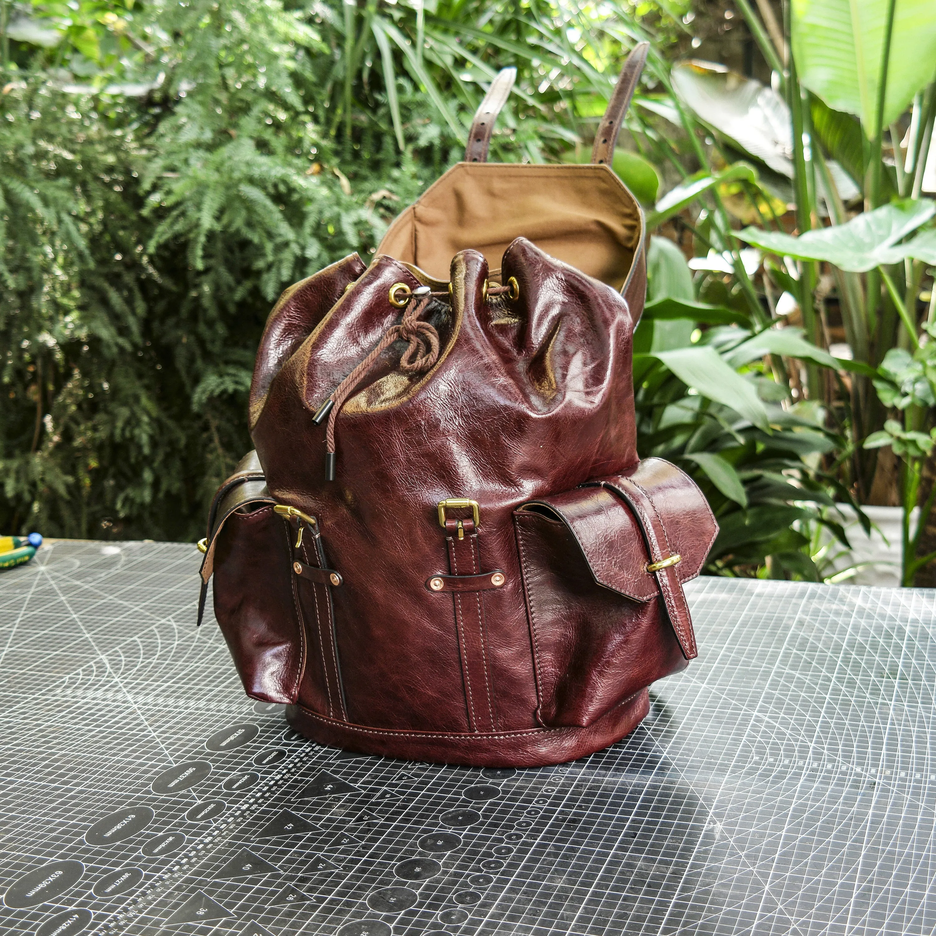 Wine red cowhide handmade backpack/commuting backpack/casual fashion backpack